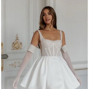 Chic White Sleeveless Midi Dress
